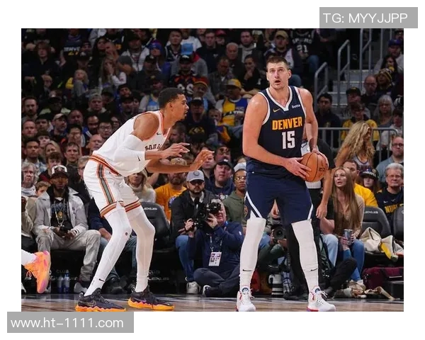 雄鹿队迎战黄蜂：扬尼斯·阿德托昆博复出助阵NBA杯小组赛关键战